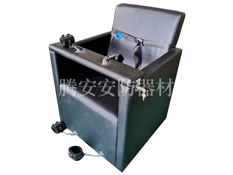 審訊椅是不是老虎凳？審訊椅都分為幾種，使用過程中都有什么注意的地方